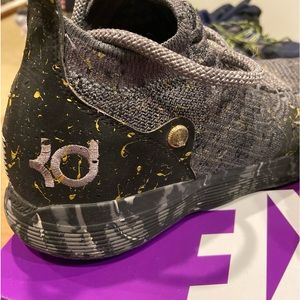 Mens Kd 11 gold splatter